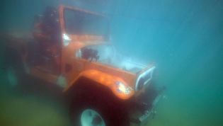 How two mates drove an FJ LandCruiser underwater for 7km